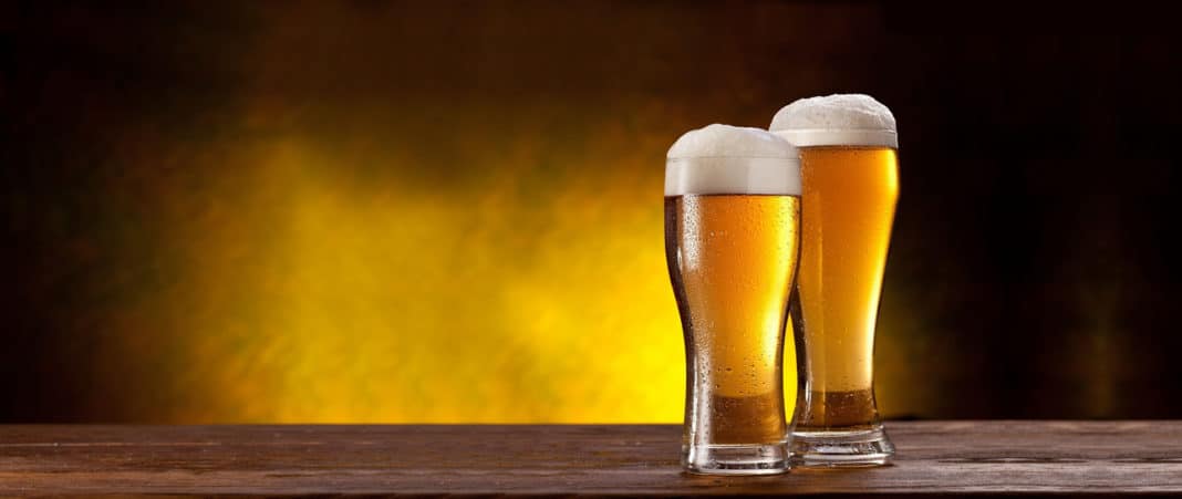 Можно безалкогольное пиво при диабете. Пиво на Светлом фоне. Пиво сахара. Пивной шторм. Пиво h.
